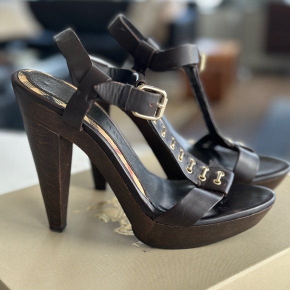 Burberry Brown Platform High Heeled Sandals with Gold Hardware - Picture 5 of 14
